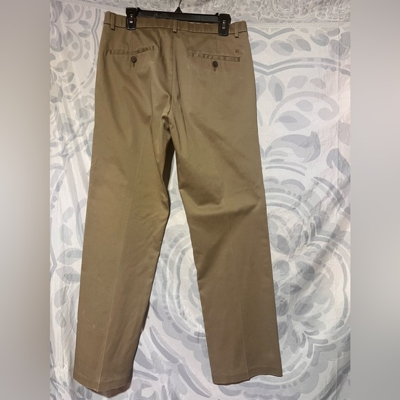 Haggar Clothing Straight Fit Premium No Iron Khaki Pants Preppy Men's Size 32x32 - Picture 4 of 9